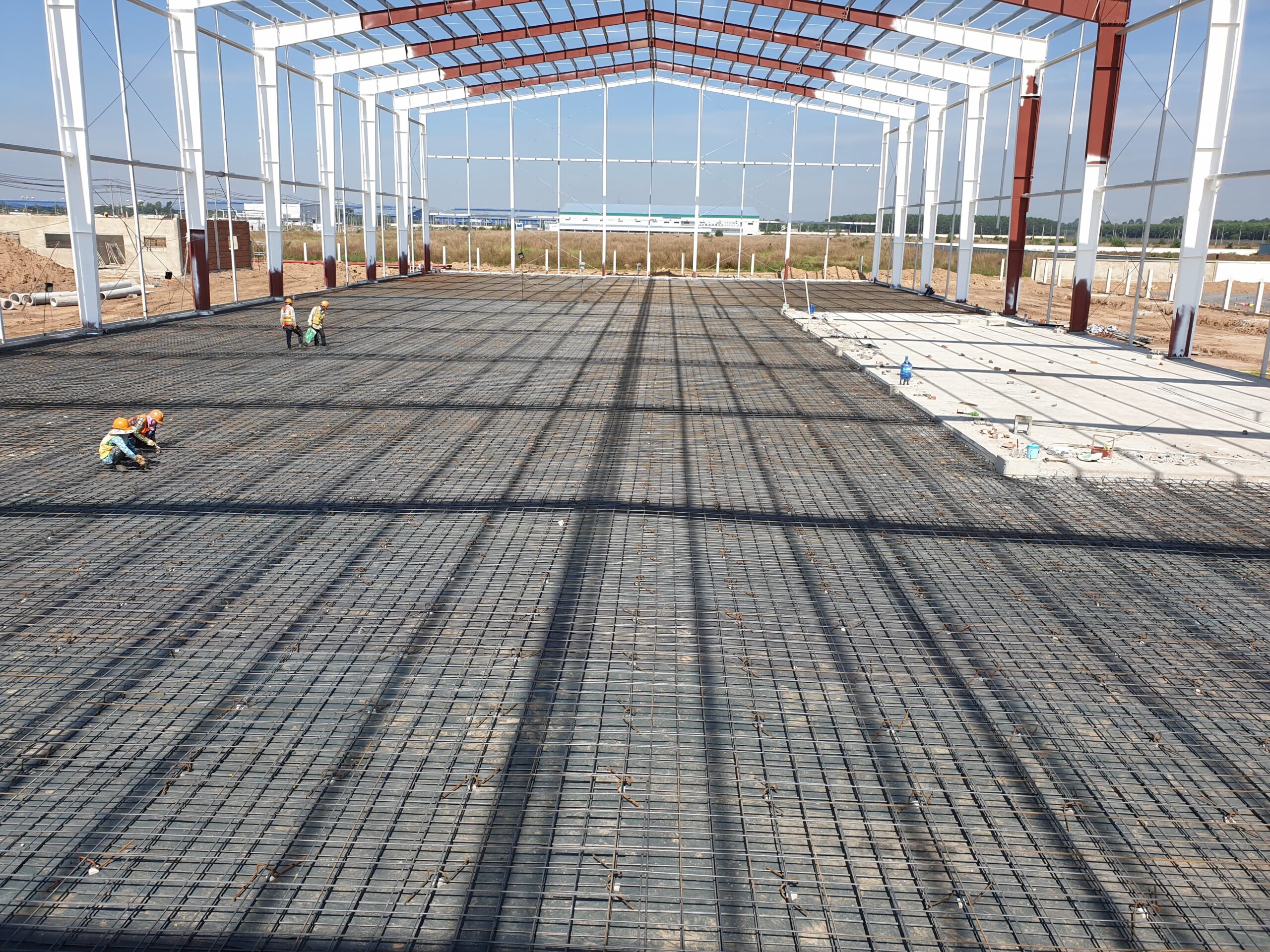 Thi công bê tông cốt thép nền