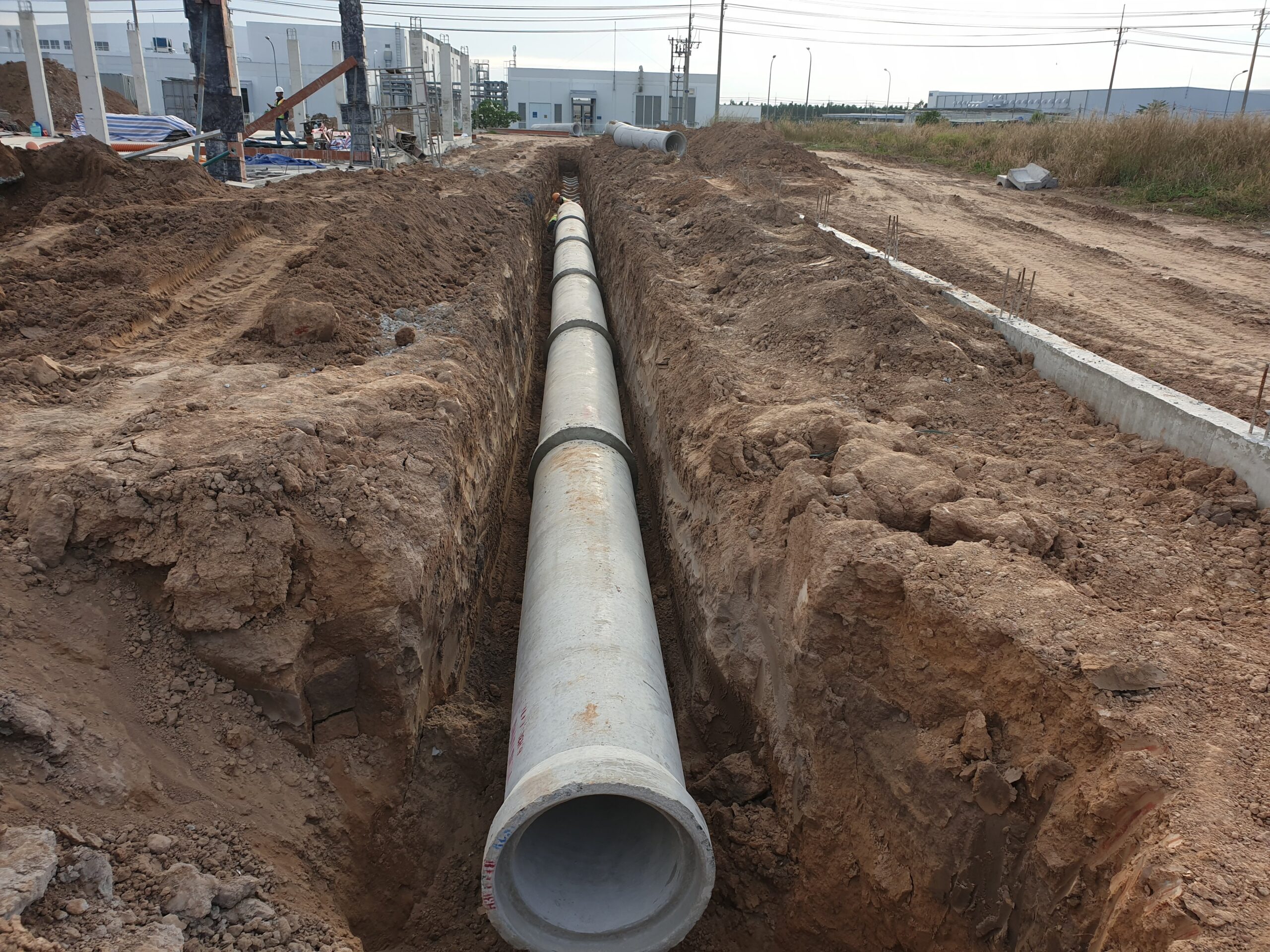 Thi công đường ống cống bê tông cốt thép